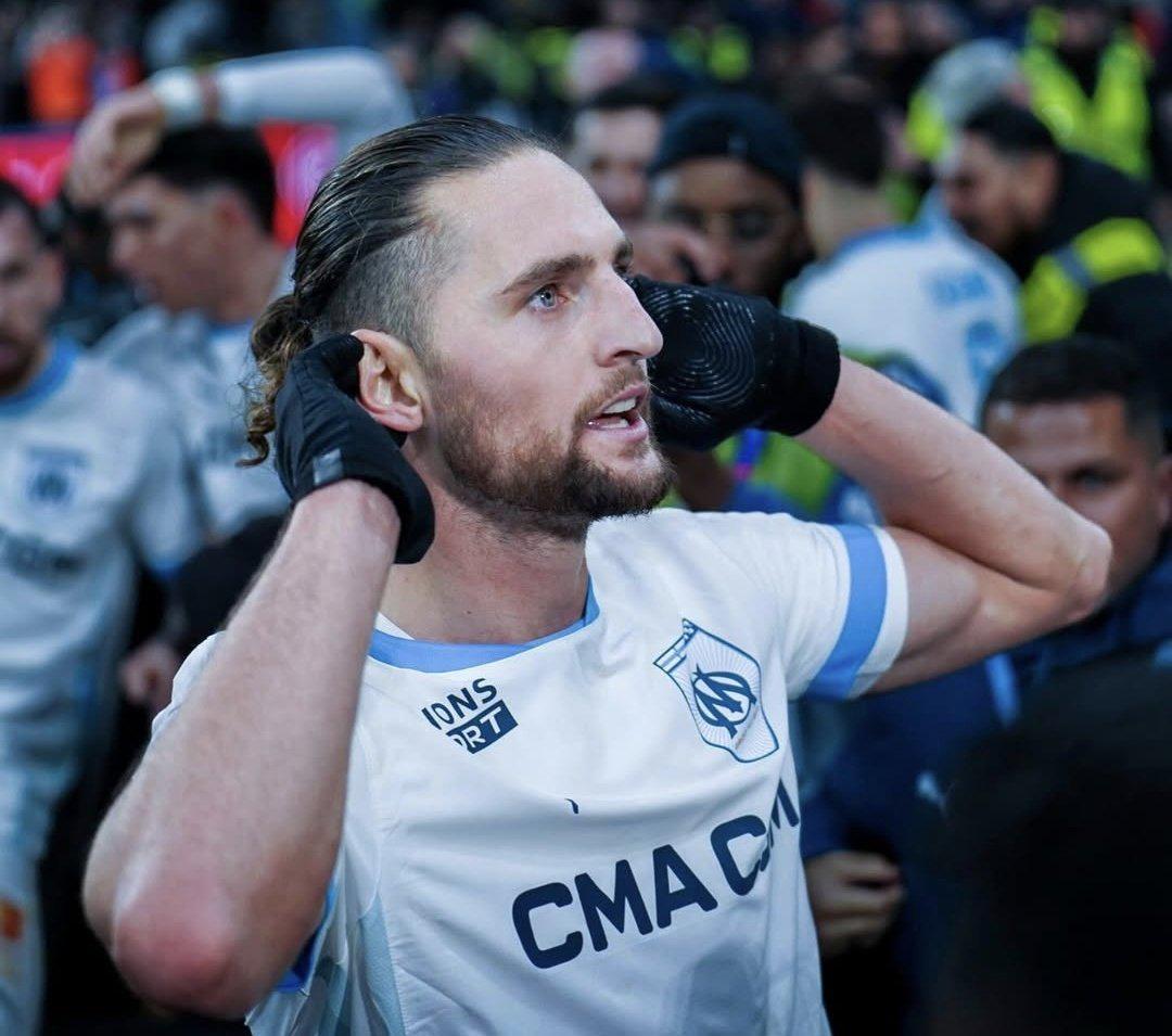 开云体育下载app-法媒：引进京多安较为复杂，加拉塔萨雷将拉比奥列入引援名单