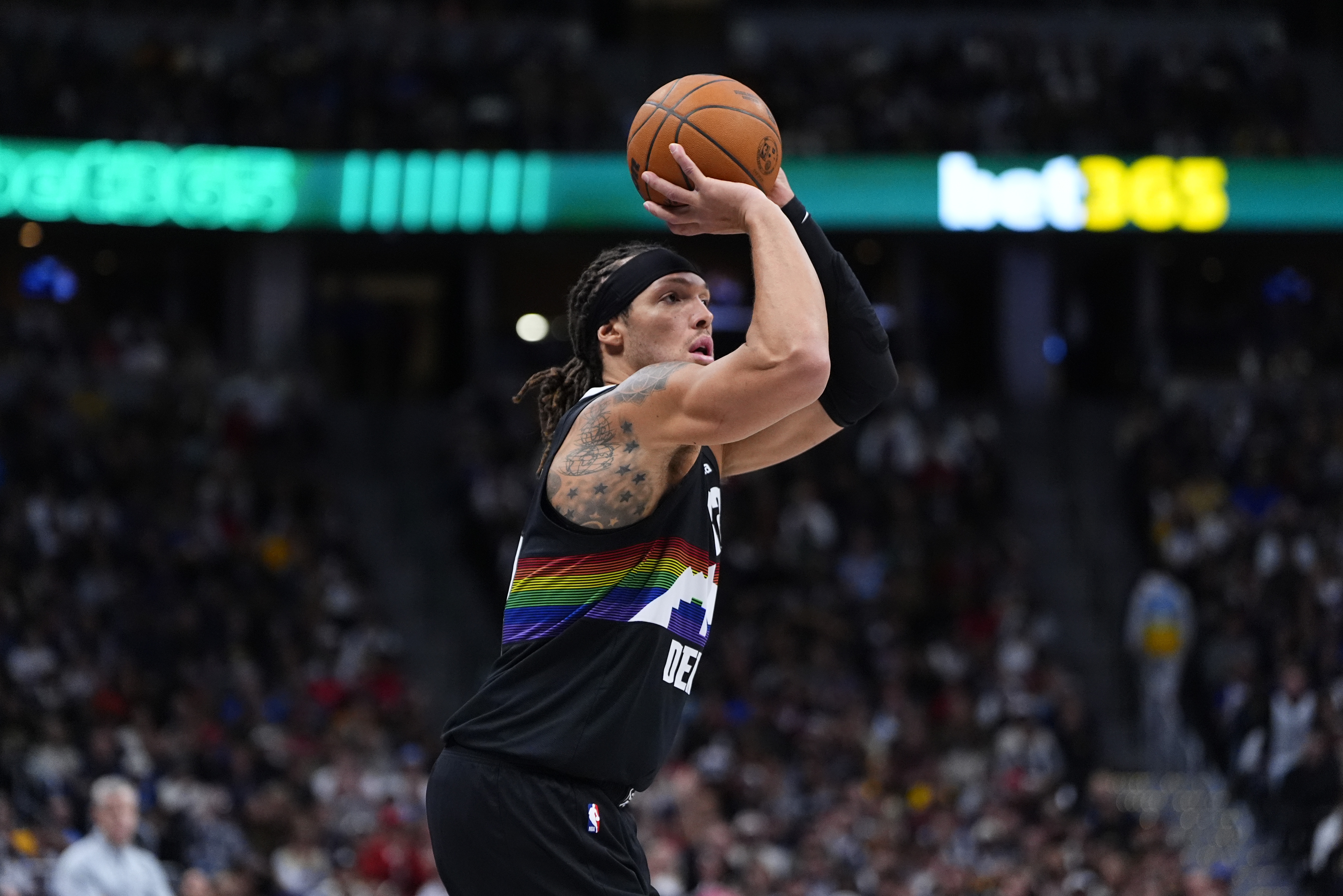 开云官方直播-戈登复出后能打背靠背吗？阿德尔曼：取决于比赛的强度